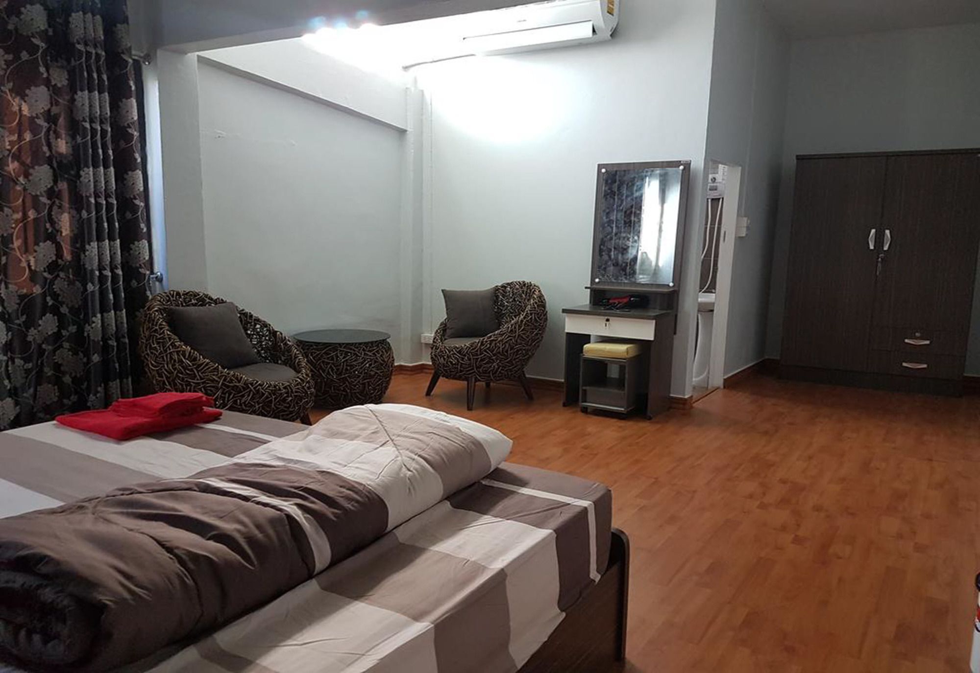 Bar 184 Party Hostel (Adults Only) Chiang Rai Dış mekan fotoğraf